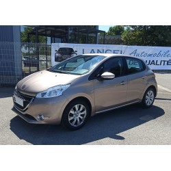 PEUGEOT 208 Active 1.2i...
