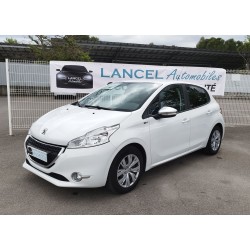 PEUGEOT 208 Style 1.2i...